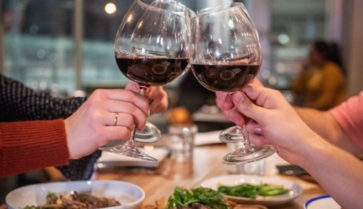 ギャラ飲みアプリおすすめランキング27選【112名調査】料金・稼ぎやすさを徹底比較！